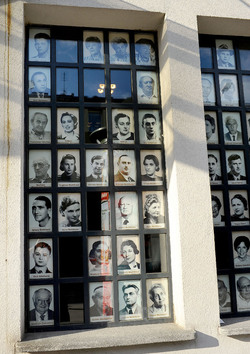 IL MUSEO SCHINDLER a Cracovia. Fotografie di Giulio Azzarello ©2016. IL MUSEO SCHINDLER a Cracovia. Fotografie di Giulio Azzarello ©2016.