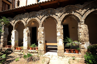 CHIESA E CHIOSTRO DELLA MAGIONE a Palermo panoramiche e particolari. Fotografie di Giulio Azzarello ©2014. CHIESA E CHIOSTRO DELLA MAGIONE a Palermo panoramiche e particolari. Fotografie di Giulio Azzarello ©2014.