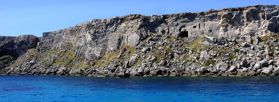 ISOLA DI FAVIGNANA in Sicilia. Visioni panoramiche o particolari. Fotografie di Giulio Azzarello ©2014. ISOLA DI FAVIGNANA in Sicilia. Visioni panoramiche o particolari. Fotografie di Giulio Azzarello ©2014.