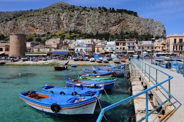 MONDELLO in Sicilia a Palermo. Fotografie di Giulio Azzarello ©2014.