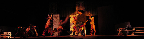 NOTREDAM de PARIS con giovani artisti. Fotografie di Giulio Azzarello ©2014. NOTREDAM de PARIS con giovani artisti. Fotografie di Giulio Azzarello ©2014.