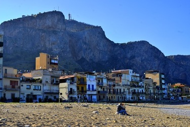 MARE e SPIAGGIA fotografie di Giulio Azzarello ©2019. MARE e SPIAGGIA fotografie di Giulio Azzarello ©2019.