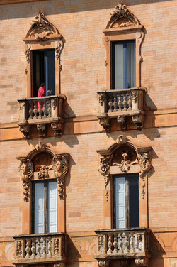 TRAPANI il centro storico il porto il mare la colombaia. Fotografie di Giulio Azzarello ©2014. TRAPANI il centro storico il porto il mare la colombaia. Fotografie di Giulio Azzarello ©2014.