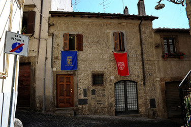 VITERBO e il suo centro storico. Fotografie di Giulio Azzarello &copy;2014.