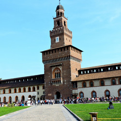 MILANO nel momento di expo. Fotografie di Giulio Azzarello &copy;2015 2016.