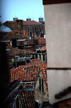 VENEZIA fotografie di Giulio Azzarello &copy;2022.