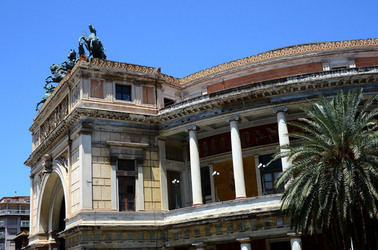 TEATRO Politeama di Palermo. Fotografie di Giulio Azzarello ©2014.