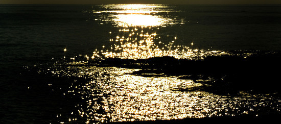 ISOLA DI USTICA la costa. Fotografie di Giulio Azzarello &copy;2016.