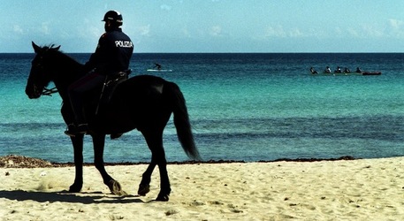 MONDELLO fotografie di Giulio Azzarello ©2021. MONDELLO fotografie di Giulio Azzarello ©2021.