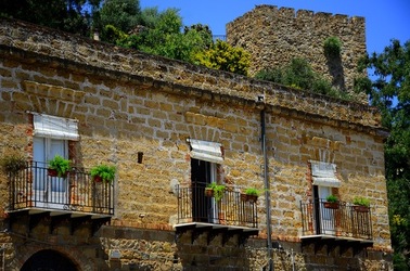 CASTEL di TUSA fotografie di Giulio Azzarello &copy;2019.