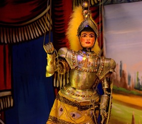 OPERA dei PUPI di Mimmo e Giacomo Cuticchio. Fotografia di Giulio Azzarello ©2020. OPERA dei PUPI di Mimmo e Giacomo Cuticchio. Fotografia di Giulio Azzarello ©2020.