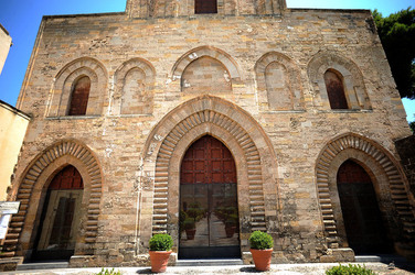 CHIESA E CHIOSTRO DELLA MAGIONE a Palermo panoramiche e particolari. Fotografie di Giulio Azzarello ©2014. CHIESA E CHIOSTRO DELLA MAGIONE a Palermo panoramiche e particolari. Fotografie di Giulio Azzarello ©2014.