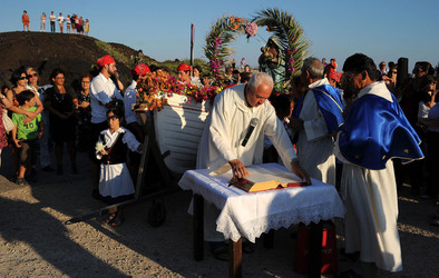 PROCESSIONE RELIGIOSA DEL MARE a Linosa. Fotografie di Giulio Azzarello ©2014. PROCESSIONE RELIGIOSA DEL MARE a Linosa. Fotografie di Giulio Azzarello ©2014.