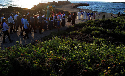 PROCESSIONE RELIGIOSA DEL MARE a Linosa. Fotografie di Giulio Azzarello ©2014. PROCESSIONE RELIGIOSA DEL MARE a Linosa. Fotografie di Giulio Azzarello ©2014.