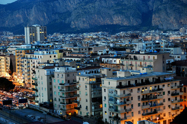 PALERMO metropoli. Fotografie di Giulio Azzarello ©2016. PALERMO metropoli. Fotografie di Giulio Azzarello ©2016.