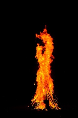 LA VAMPA DI SAN GIUSEPPE a Palermo. Fotografie di Giulio Azzarello ©2018. LA VAMPA DI SAN GIUSEPPE a Palermo. Fotografie di Giulio Azzarello ©2018.