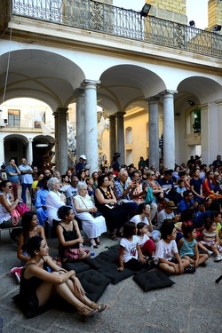 PULCINELLA Napoli. Fotografie di Giulio Azzarello ©2020. PULCINELLA Napoli. Fotografie di Giulio Azzarello ©2020.