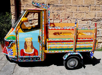 FOLCLORE siciliano Fotografie di Giulio Azzarello ©2014. FOLCLORE siciliano Fotografie di Giulio Azzarello ©2014.