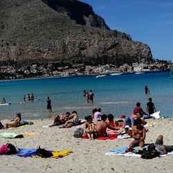 MONDELLO. Fotografie di Giulio Azzarello &copy;2024.