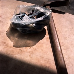 STILL LIFE ASSURDI fotografie di Giulio Azzarello ©2021. STILL LIFE ASSURDI fotografie di Giulio Azzarello ©2021.