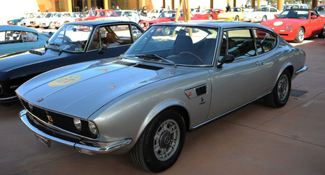 AUTO CLASSICHE ovvero la loro modernit&agrave; in mostra con tanti modelli del passato. Fotografie di Giulio Azzarello &copy;2014.