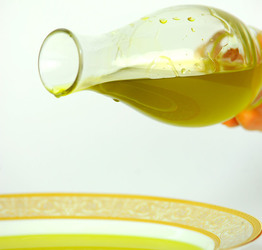 OLIO DI OLIVA di Sicilia. Fotografie di Giulio Azzarello &copy;2016.