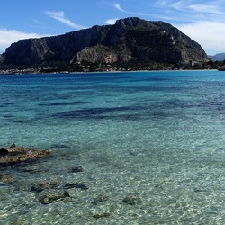 MONDELLO. Fotografie di Giulio Azzarello ©2024.