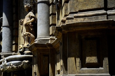 CENTRO STORICO di PALERMO fotografie di Giulio Azzarello &copy;2019.