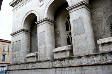 TEMPIO MALATESTIANO e SPIAGGIA di Rimini. Fotografie di Giulio Azzarello &copy;2016.