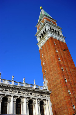 PIAZZA SAN MARCO A VENEZIA fotografie di Giulio Azzarello &copy;2016.