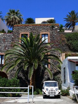 ISOLA DI SALINA arcipelago delle Eolie in Sicilia. Fotografie di Giulio Azzarello ©2014. ISOLA DI SALINA arcipelago delle Eolie in Sicilia. Fotografie di Giulio Azzarello ©2014.