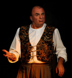 MARCO RENZI e il suo teatro. Fotografie di Giulio Azzarello ©2014.