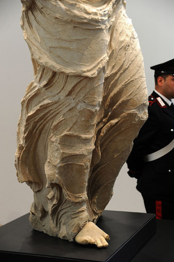 LA VENERE DI MORGANTINA e il suo ritorno dagli USA al museo archeologico di Aidone. Fotografie di Giulio Azzarello &copy;2014.