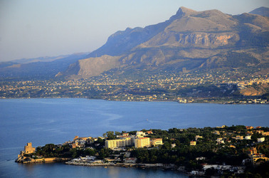 SOLUNTO in Sicilia. Fotografie di Giulio Azzarello ©2016. SOLUNTO in Sicilia. Fotografie di Giulio Azzarello ©2016.