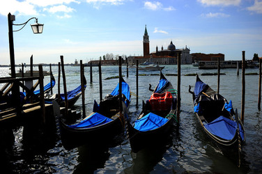LUNGOMARE di VENEZIA. Fotografie di Giulio Azzarello &copy;2016.
