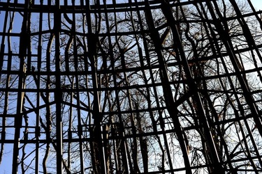 VENEZIA installazione lignea Giardini della Biennale di Arch. Cont. Fotografie di Giulio Azzarello &copy;2022.