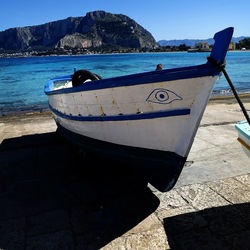 MONDELLO. Fotografie di Giulio Azzarello &copy;2024.