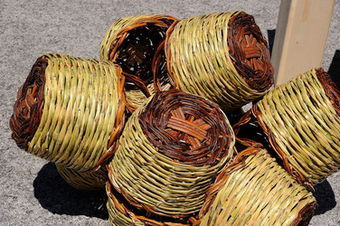 CESTO tipico tradizionale siciliano impagliato. Fotografie di Giulio Azzarello &copy;2014.