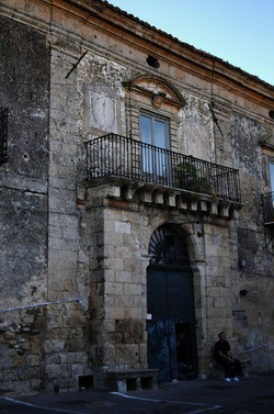 POLIZZI GENEROSA in Sicilia. Fotografie di Giulio Azzarello ©2014. POLIZZI GENEROSA in Sicilia. Fotografie di Giulio Azzarello ©2014.