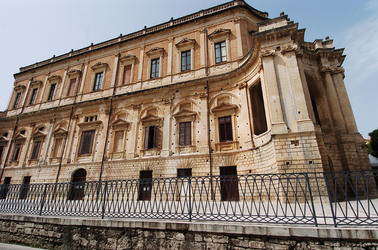 IL BAROCCO DI NOTO in Sicilia panoramiche e particolari. Fotografie di Giulio Azzarello &copy;2014.