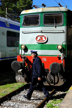 Il treno storico delle ferrovie italiane. Fotografie di Giulio Azzarello &copy;2017.