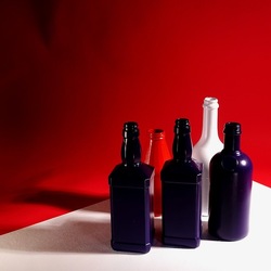 BOTTIGLIE. Fotografia di Giulio Azzarello &copy;2023.