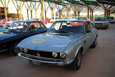 AUTO CLASSICHE ovvero la loro modernit&agrave; in mostra con tanti modelli del passato. Fotografie di Giulio Azzarello &copy;2014.