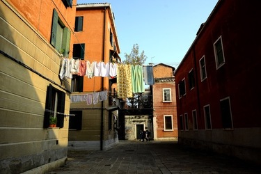 VENEZIA fotografie di Giulio Azzarello ©2020. VENEZIA fotografie di Giulio Azzarello ©2020.