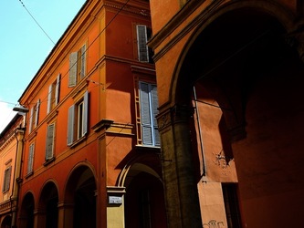 BOLOGNA centro storico. Fotografie di Giulio Azzarello &copy;2018.