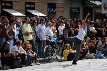 DANZE URBANE contemporanee per le vie di Palermo. Fotografie di Giulio Azzarello &copy;2014.
