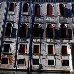 VENEZIA fotografie di Giulio Azzarello &copy;2022.