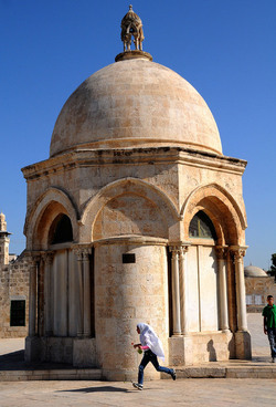 LA CITTA SANTA DI GERUSALEMME fotografie di Giulio Azzarello ©2104. LA CITTA SANTA DI GERUSALEMME fotografie di Giulio Azzarello ©2104.