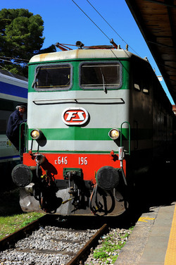 Il treno storico delle ferrovie italiane. Fotografie di Giulio Azzarello &copy;2017.