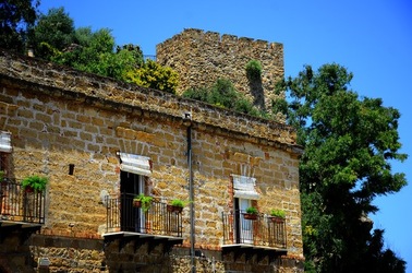 CASTEL di TUSA fotografie di Giulio Azzarello &copy;2019.